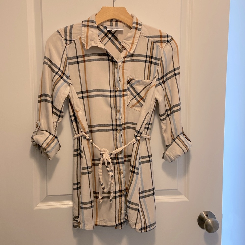 Motherhood Maternity button front plaid blouse